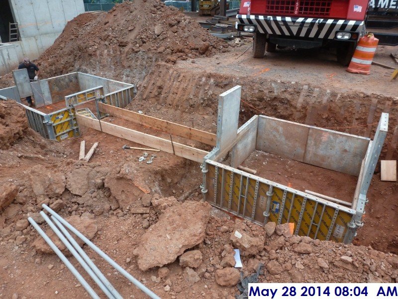 Footing and foundation wall layout at column line 6.5 (G-C.7) Facing South (800x600)